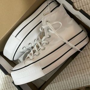 Converse Platform Chucks